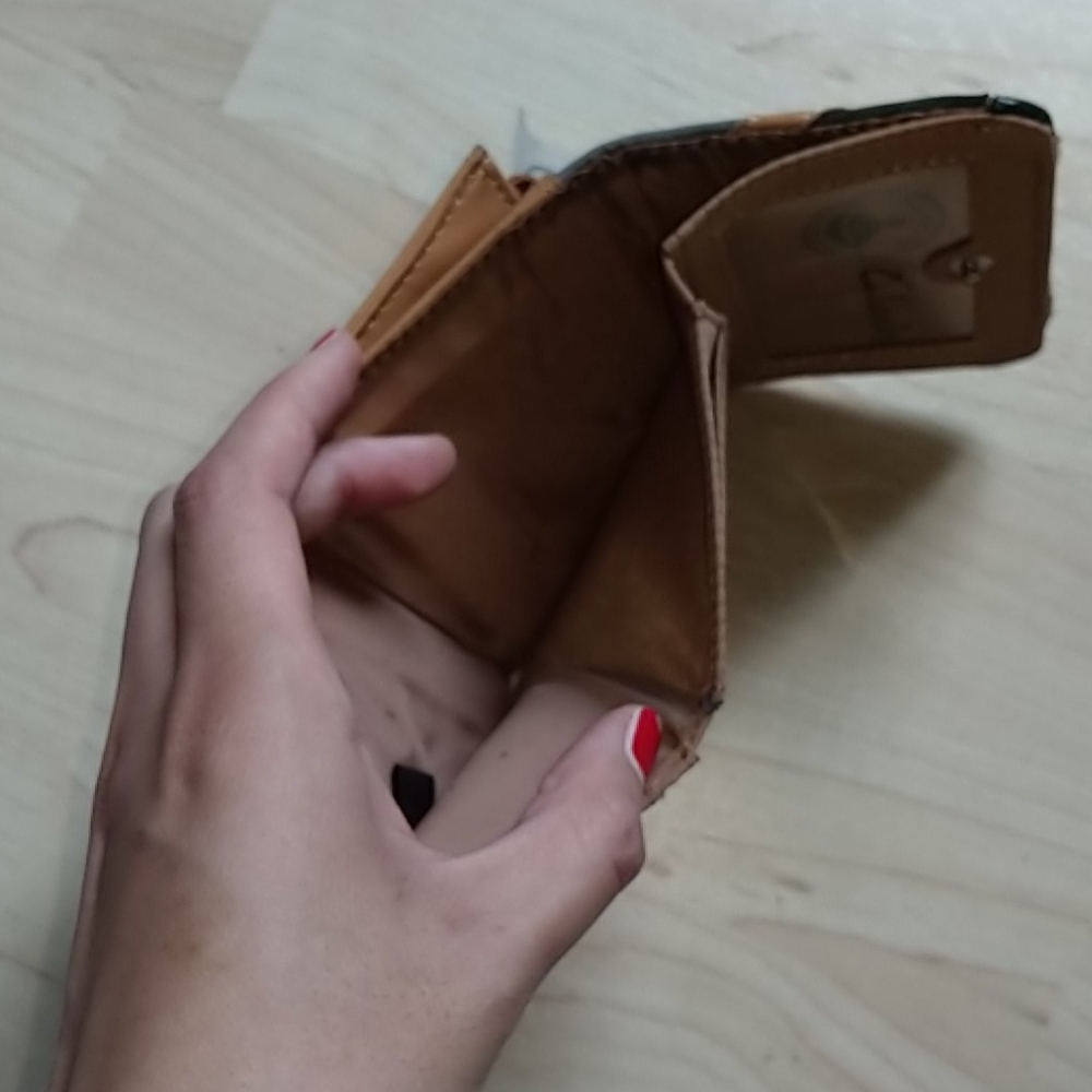 Nwt Clark's Patchwork Multicolor Leather Wallet - image 3